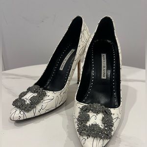 Hangisi 10th Anniversary Love Leather Pumps